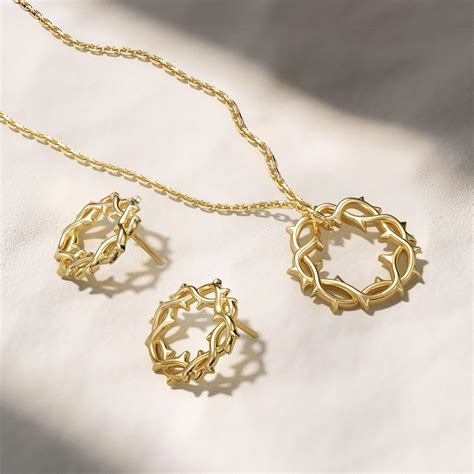 Givenchy crown of thorns necklace